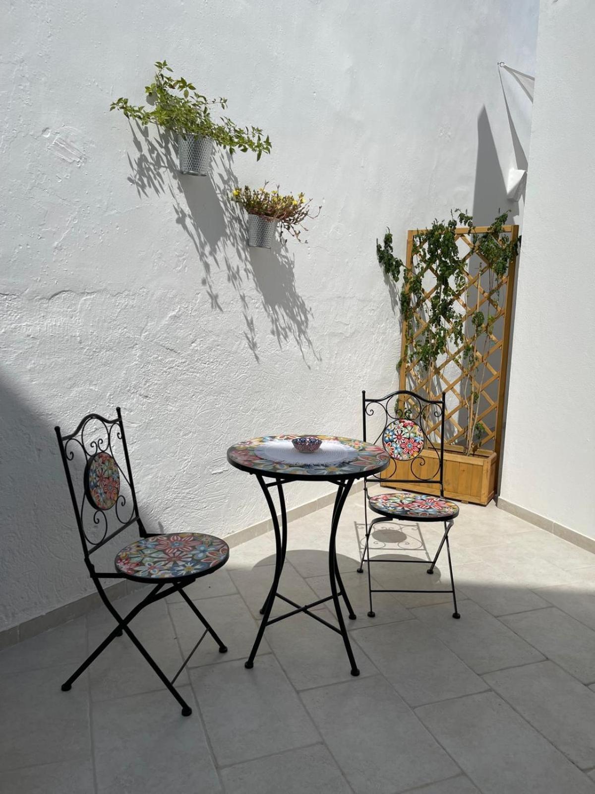 Cortile Carducci Hotel รากาเล ภายนอก รูปภาพ